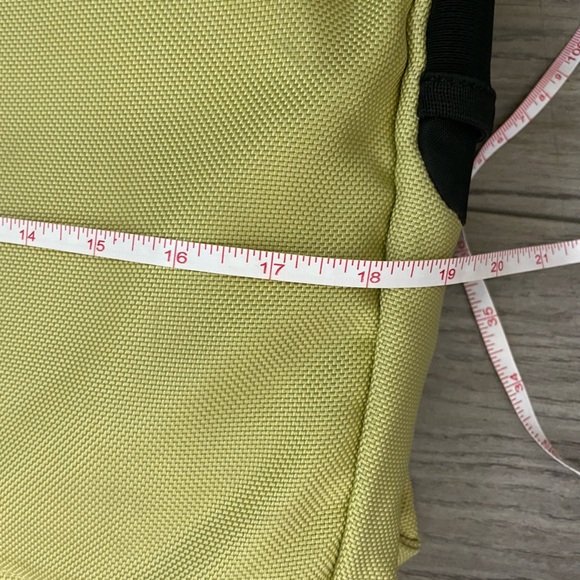 PATAGONIA- Half Mass Messenger Sling Bag Laptop Crossbody- vintage - Picture 6 of 8